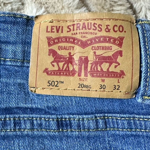 502 LEVI’S REGULAR TAPER FIT BIG BOYS JEANS. SIZE 20. - Picture 3 of 5